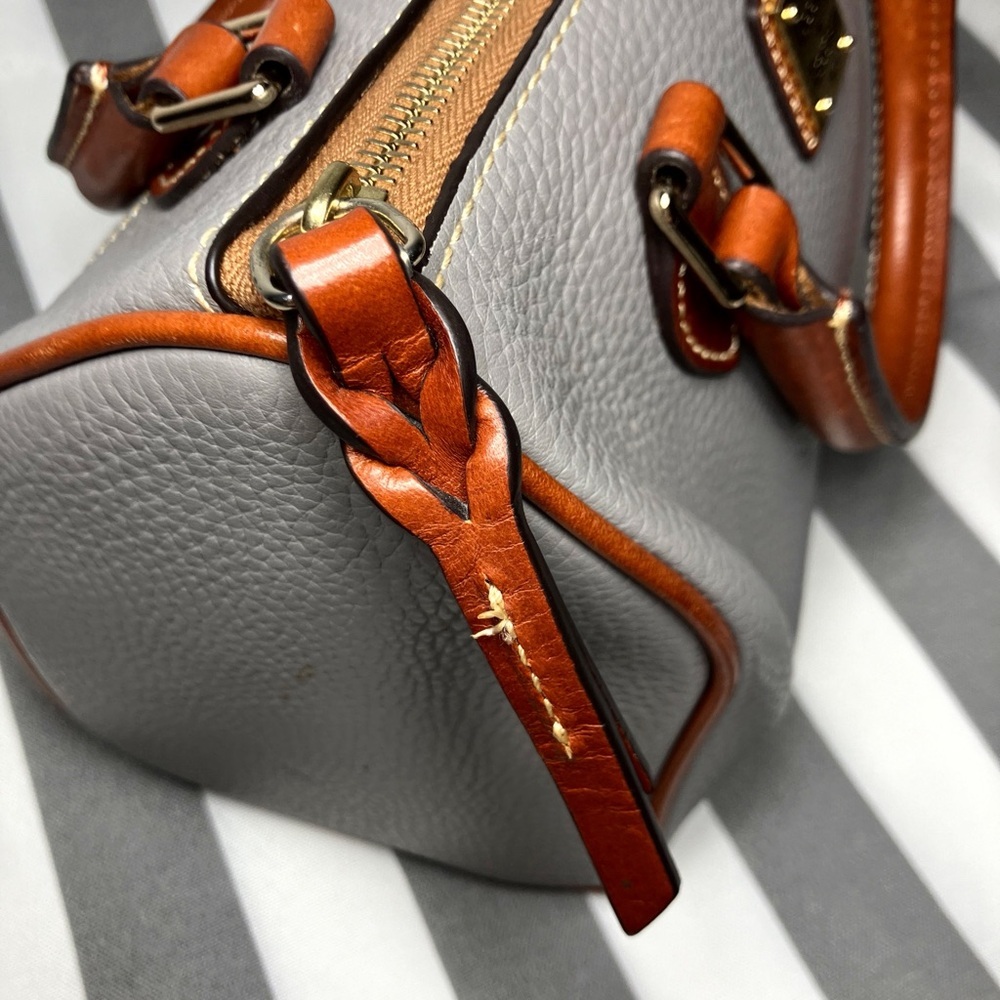 Authentic  Dooney & Bourke elephant gray pebbled leather barrel (Trudy) satchel - Picture 8 of 15